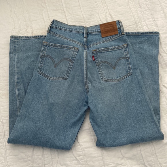 Levi ribcage straight jeans in the size 25 cropped - Picture 2 of 6